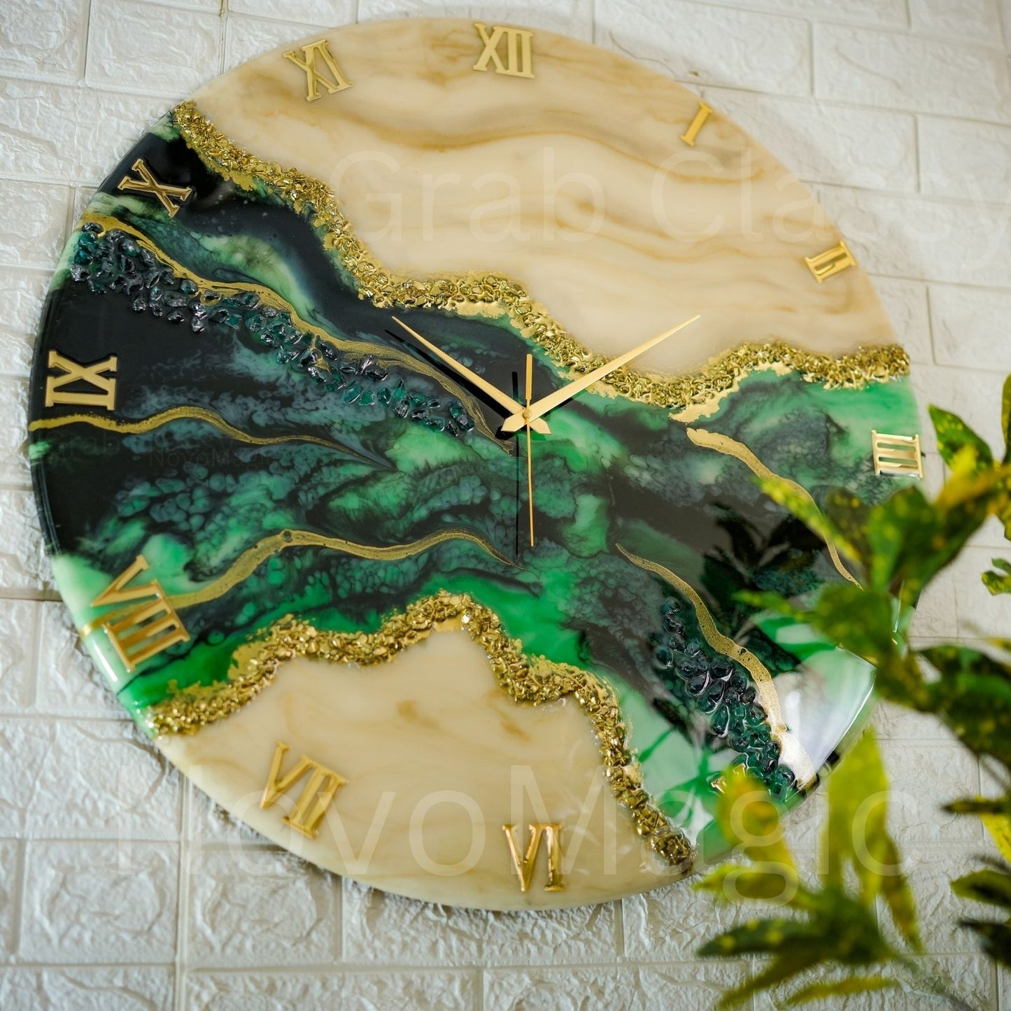 Green Pond Large Silent Clock