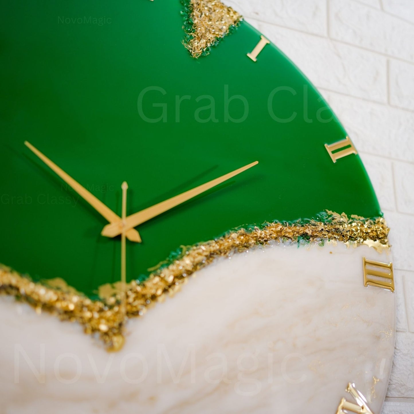 Green Peak Medium Size Silent Clock 17.5 Inches