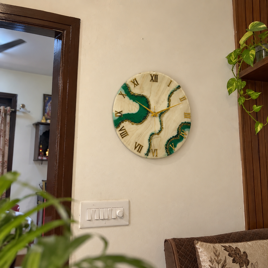 *Green Geode Silent Clock 17.5 inches CS