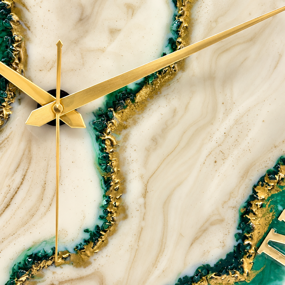 *Green Geode Silent Clock 17.5 inches CS