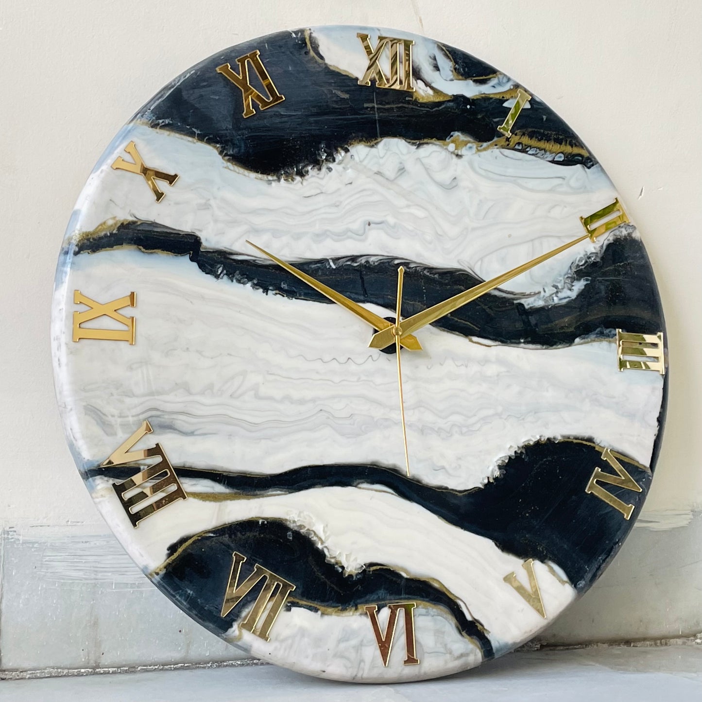 *Black falls Silent Clock 17.5 inches