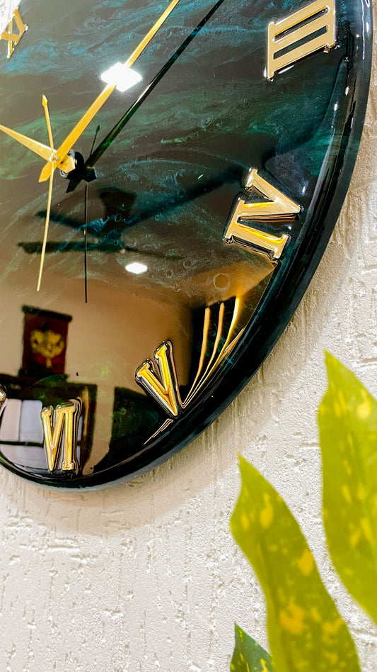 Lush Forest Medium Silent Clock 17.5 Inches