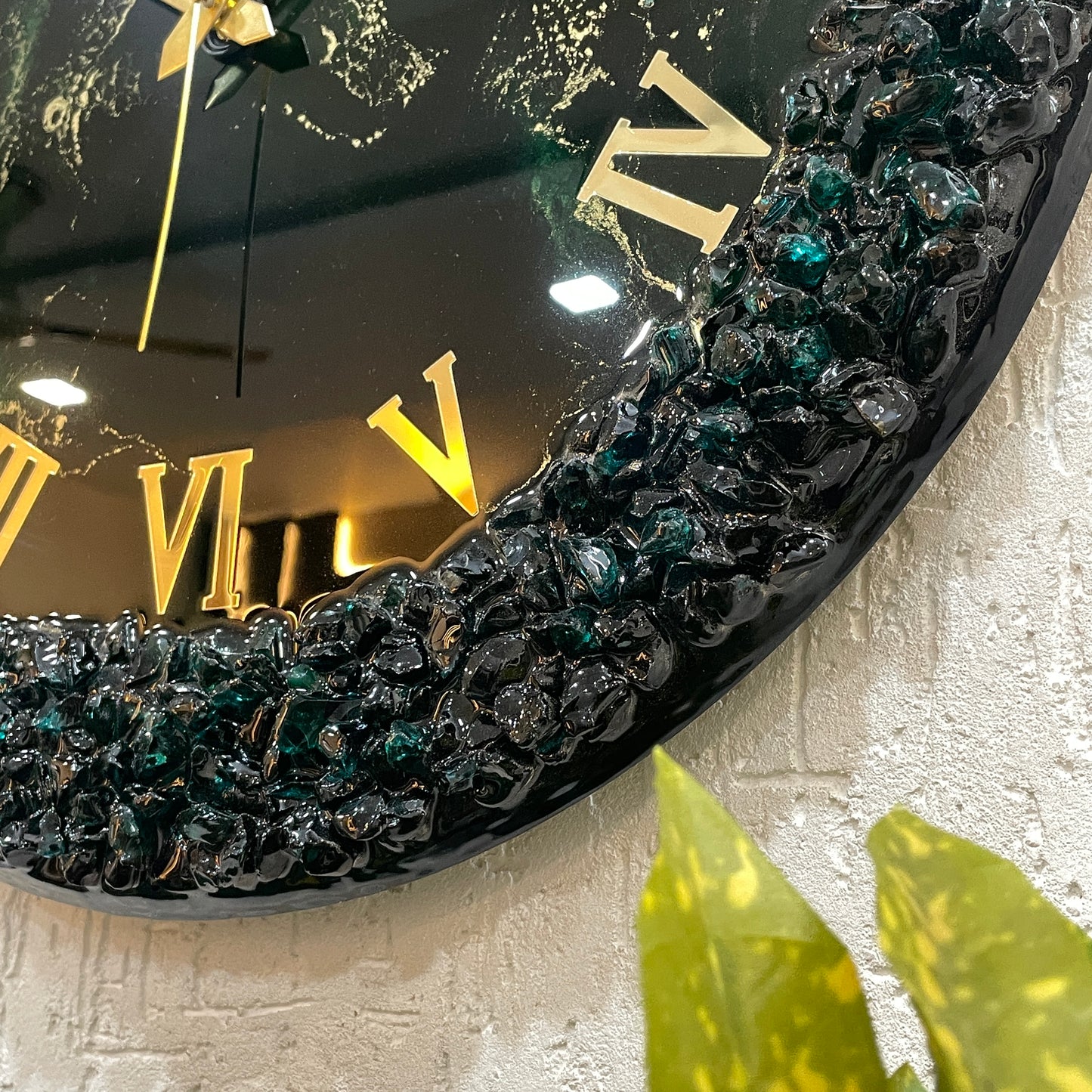 Dark Green Silent Clock