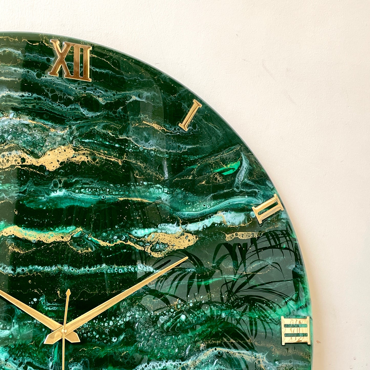 Green Desert Silent Clock