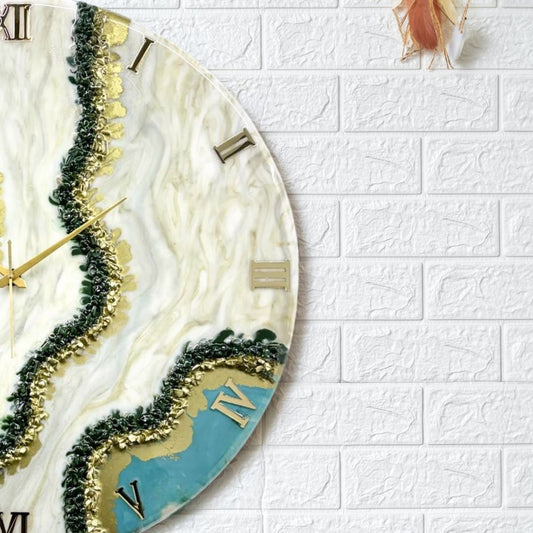 Curvy Green Shiny Marble Finish Wall Clock