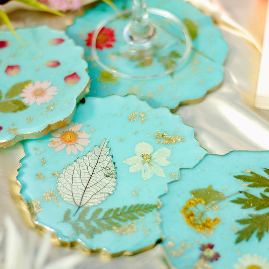 The Garden - Real Flowers Handmade Tray Set With 6 Coasters (Blue)