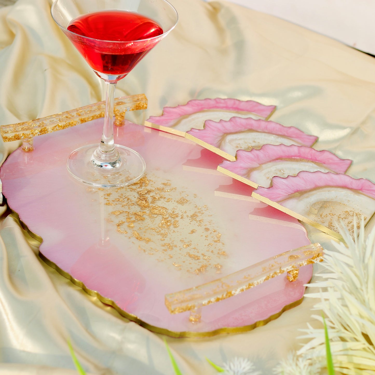 Pearl Pink & Pearl white Handmade Tray With 6 Triangle Coasters