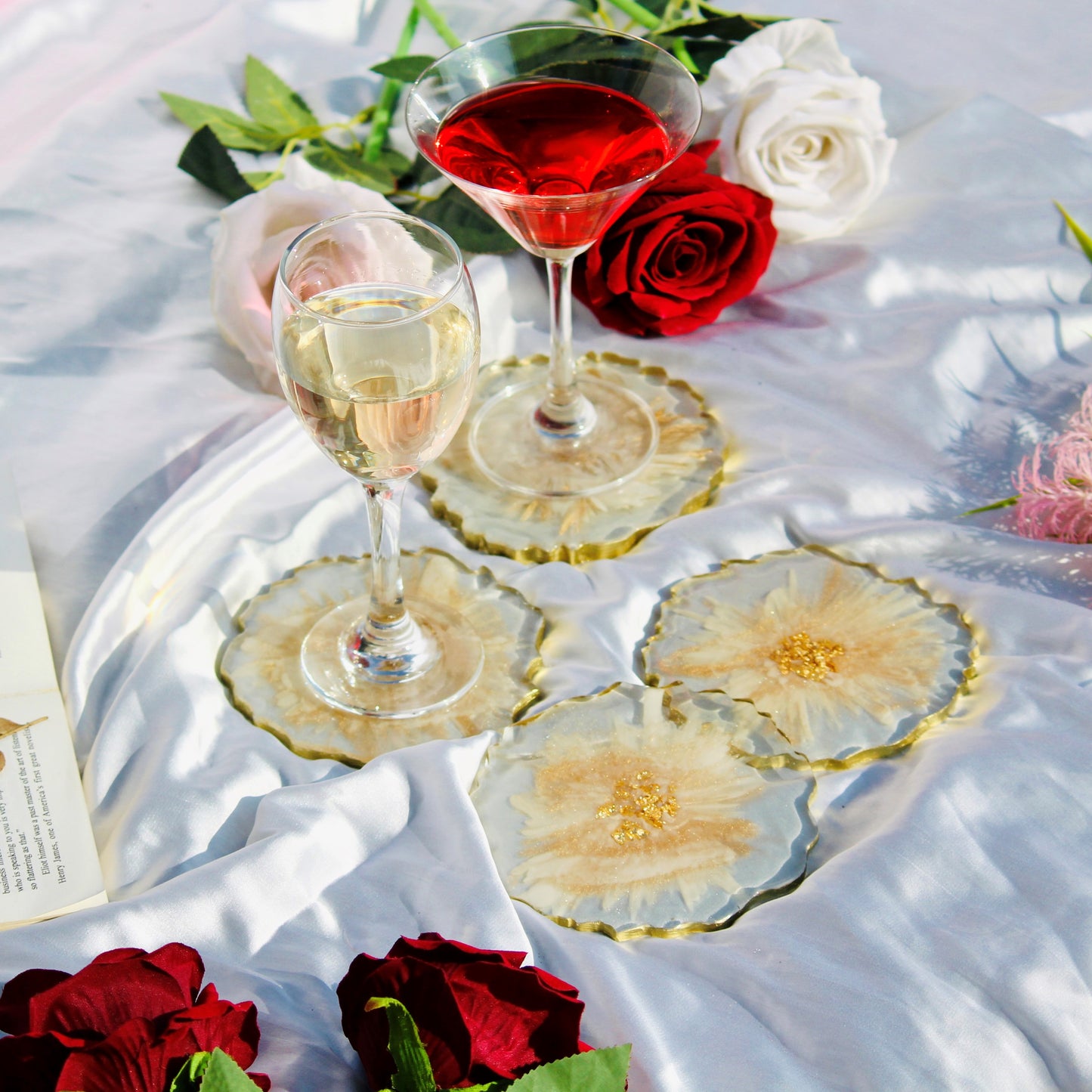 Abstract Handmade Champagne/White Tray With Six Coasters