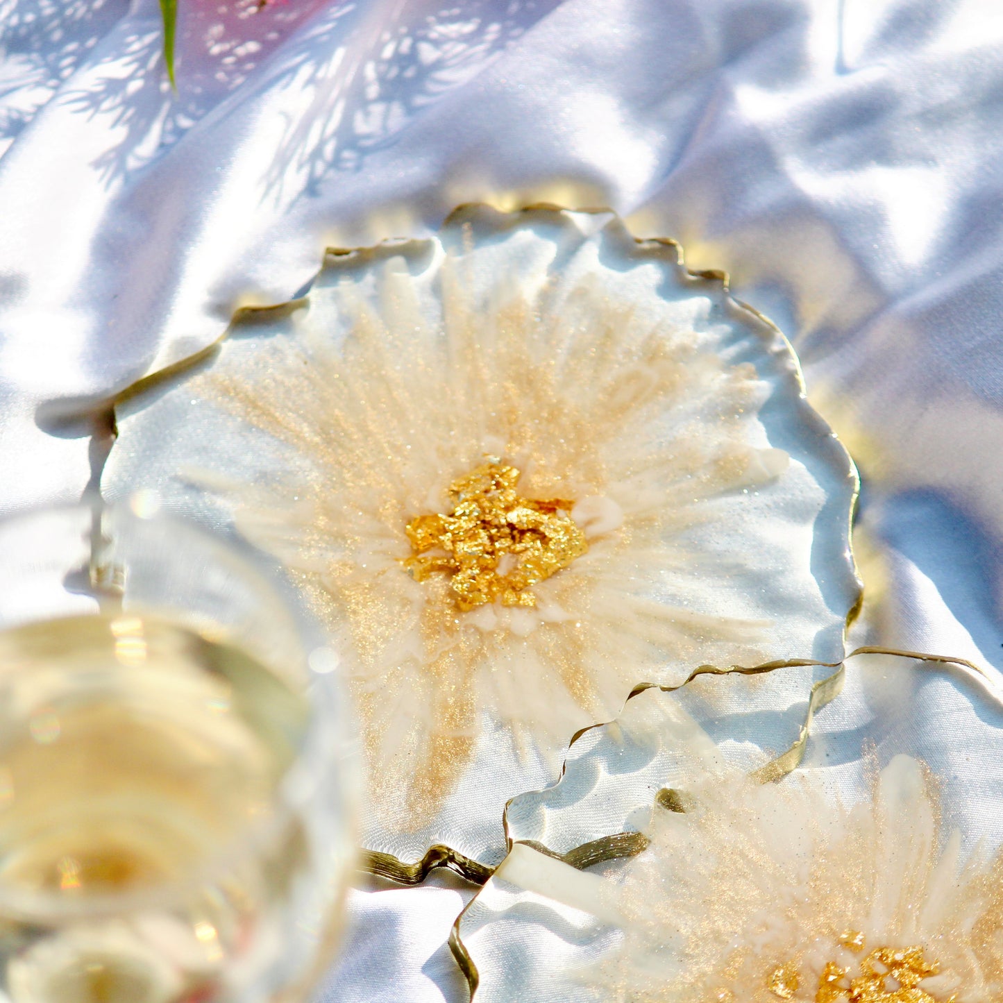 Abstract Handmade Champagne/White Tray With Six Coasters