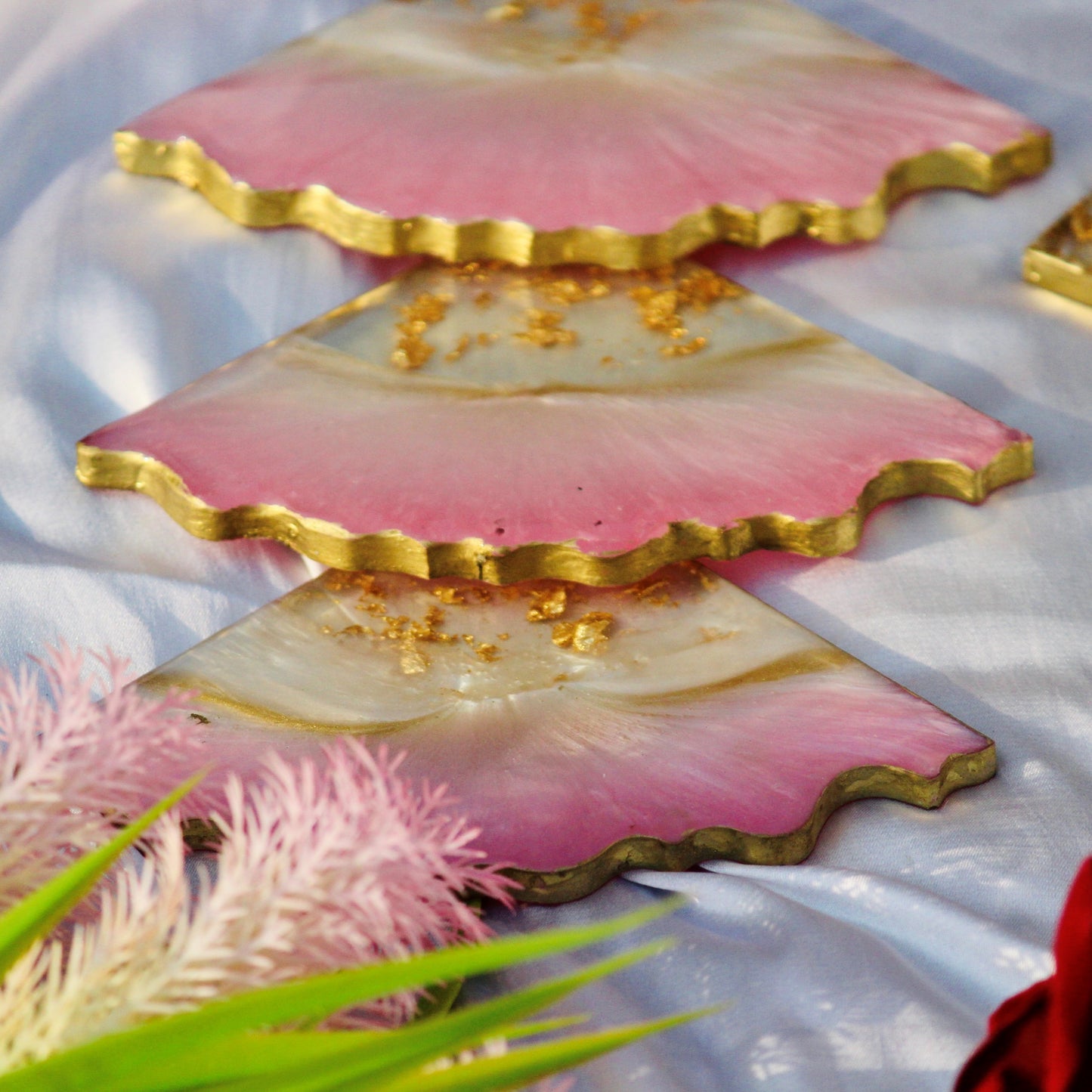 Pearl Pink & Pearl white Handmade Tray With 6 Triangle Coasters