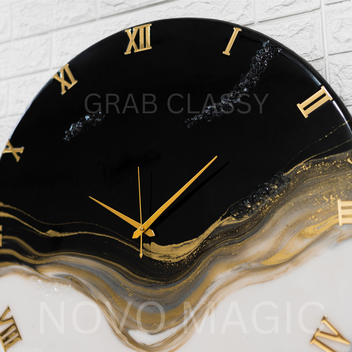 Ticking Thunder Silent Clock BLACK WHITE