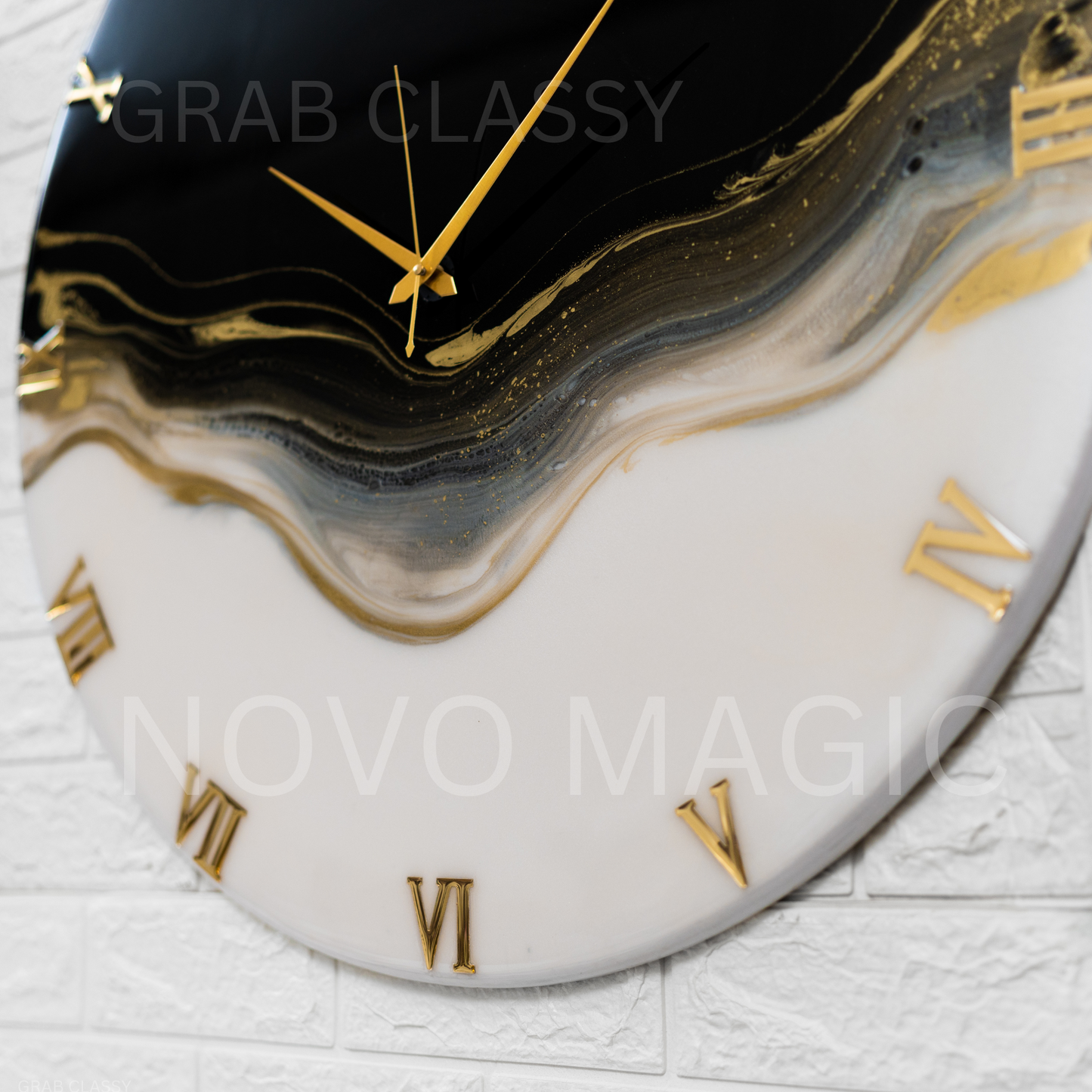 Ticking Thunder Silent Clock BLACK WHITE