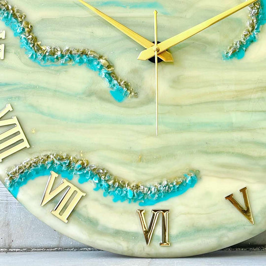 *Oasis Silent Clock 17.5 inches