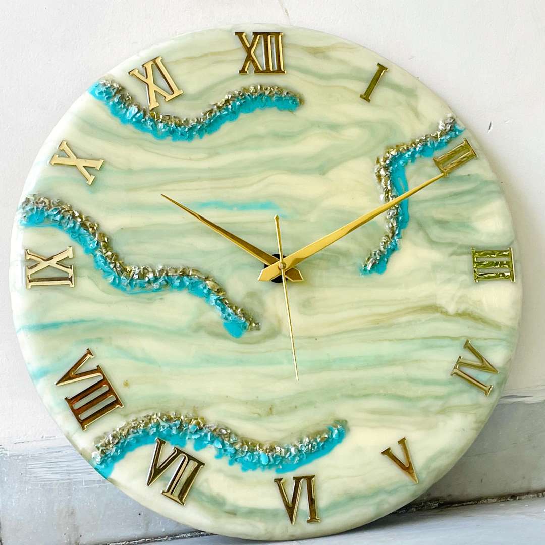 *Oasis Silent Clock 17.5 inches