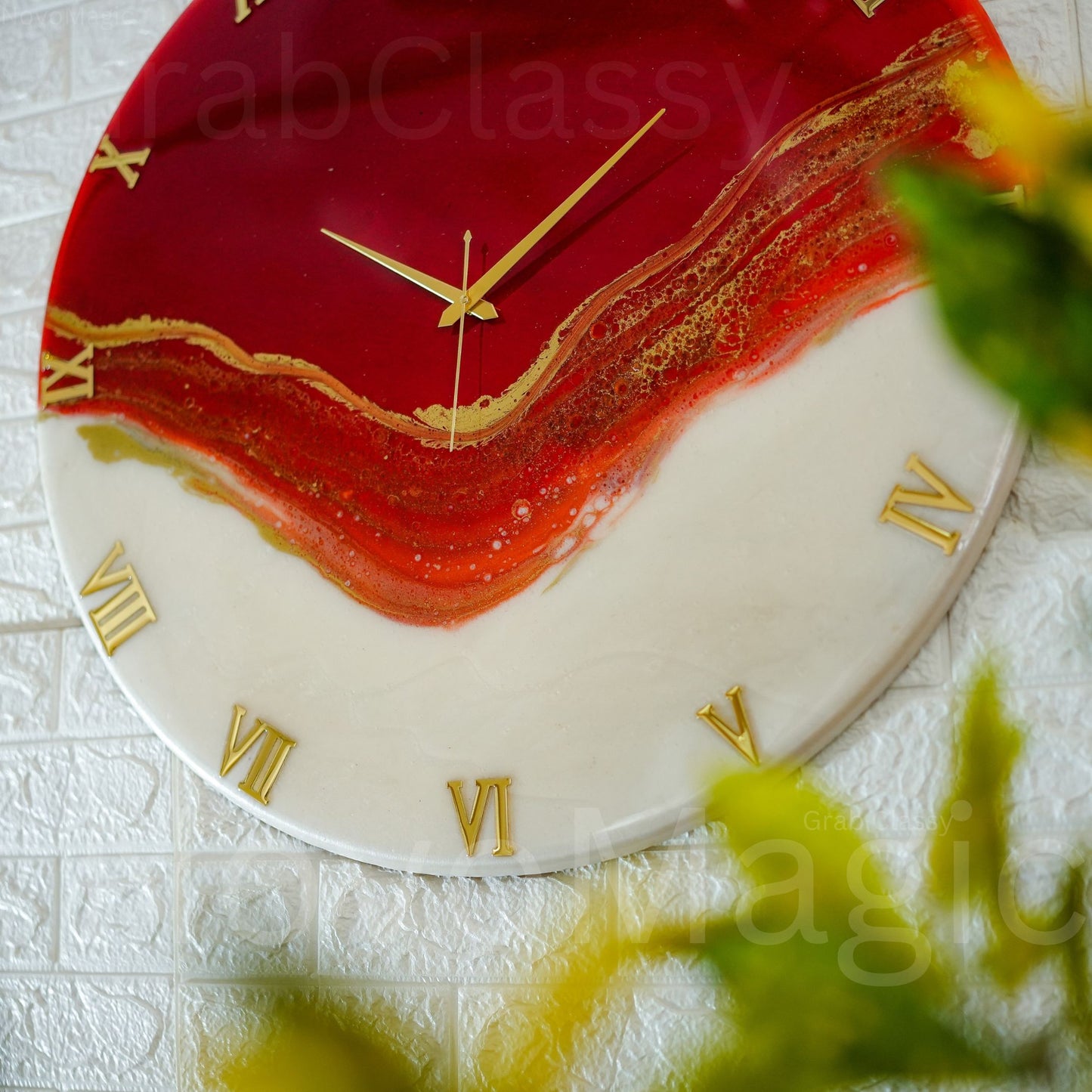 Red Stunner Medium Size Silent Clock 17.5 Inches