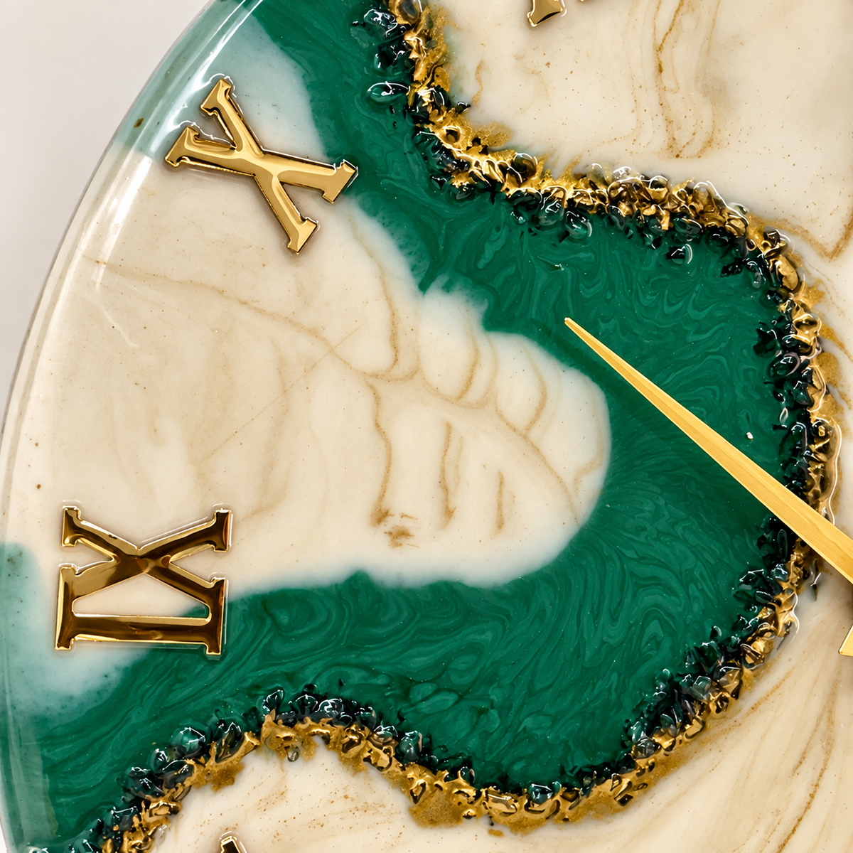 *Green Geode Silent Clock 17.5 inches CS