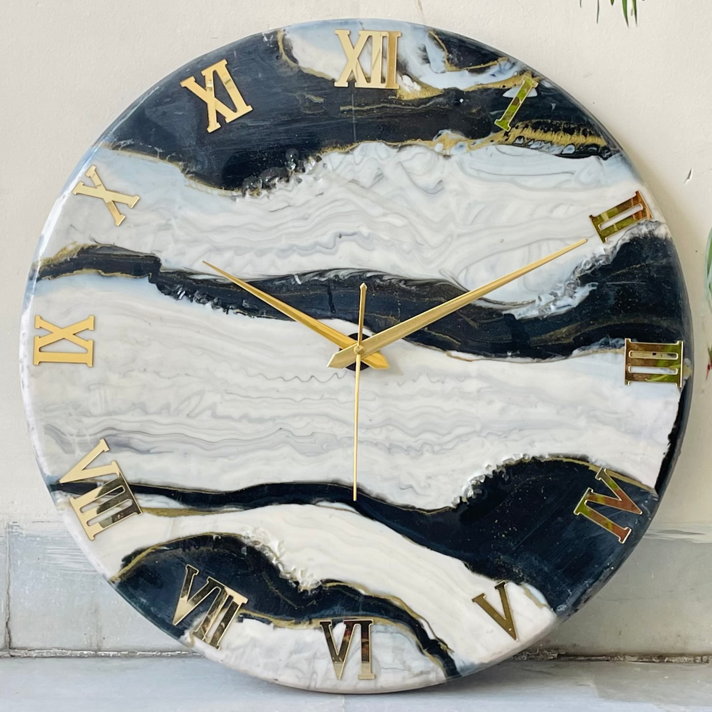 *Black falls Silent Clock 17.5 inches