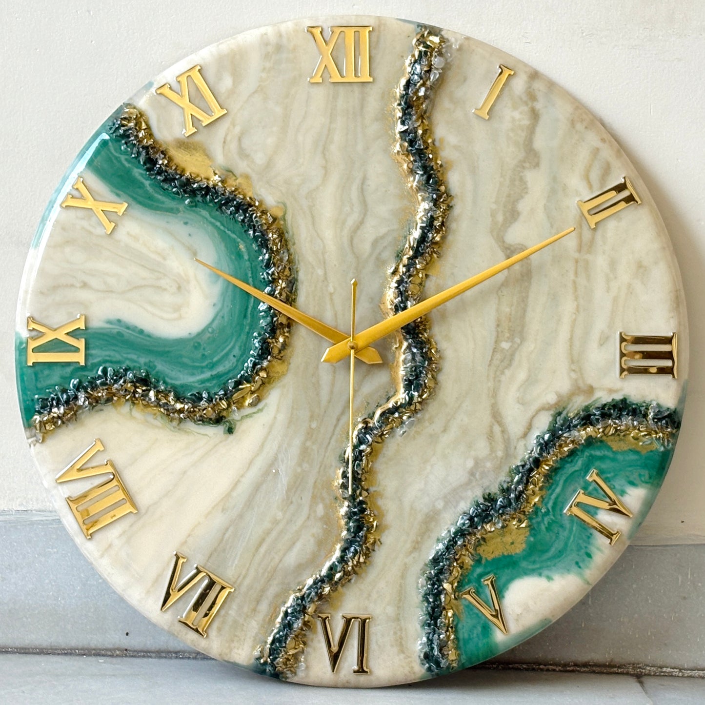 *Green geode  Silent Clock 17.5 inches