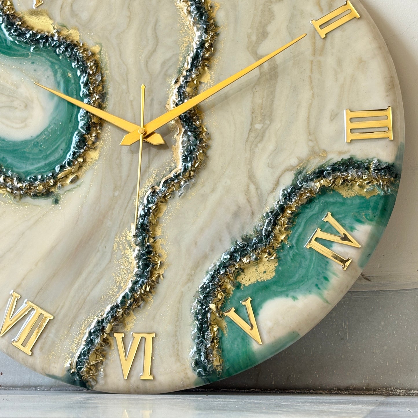 *Green geode  Silent Clock 17.5 inches