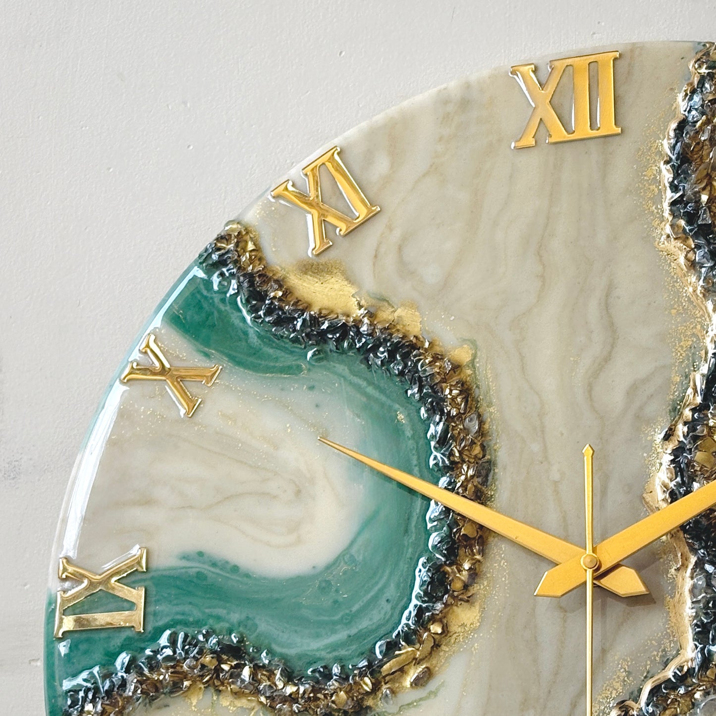 *Green geode  Silent Clock 17.5 inches
