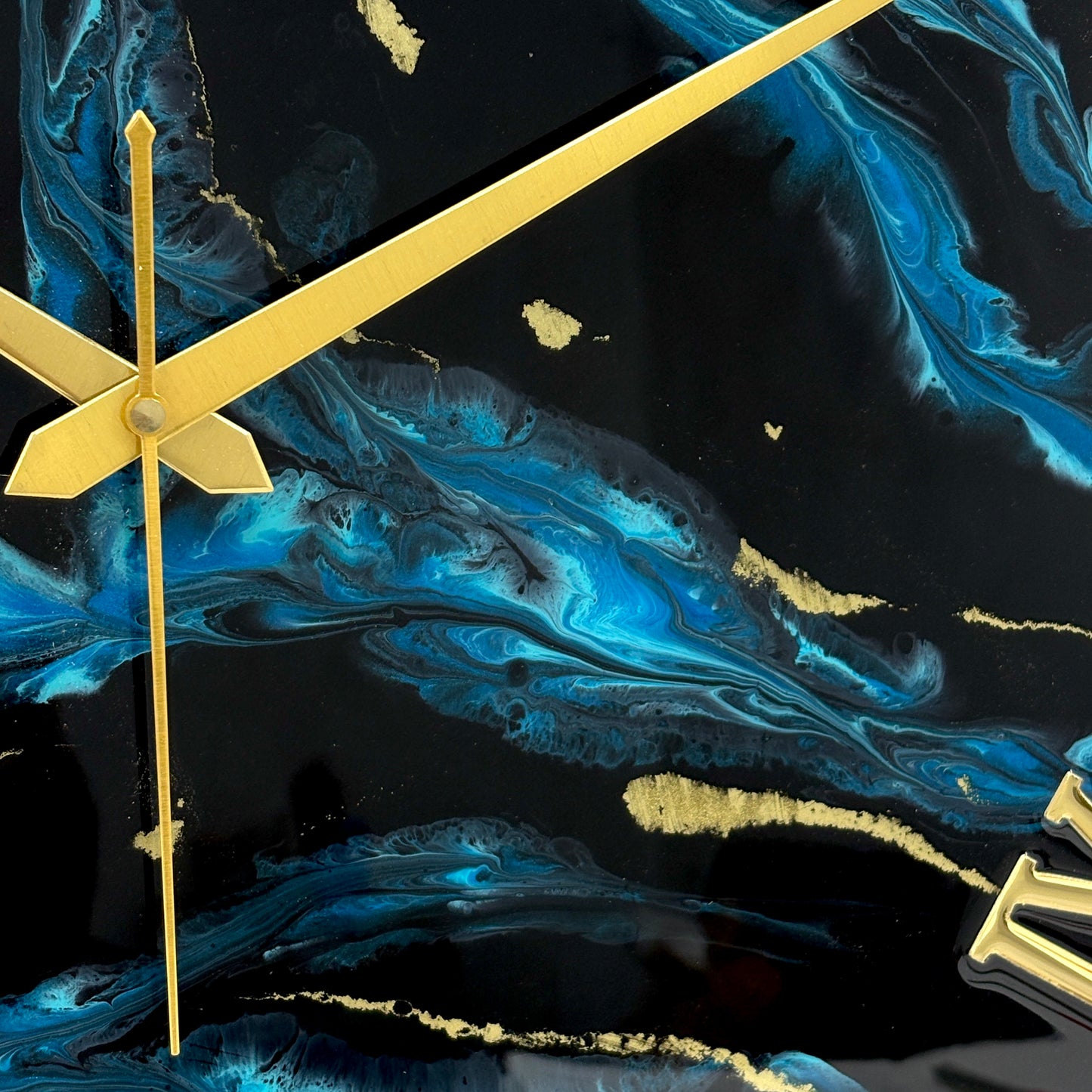 *Blue Blast Clock 17.5 inches(CS)