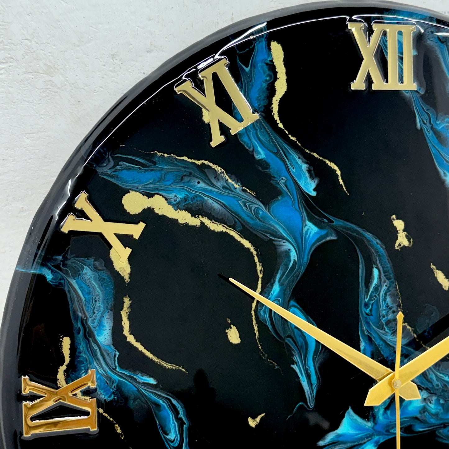 *Blue Blast Clock 17.5 inches(CS)