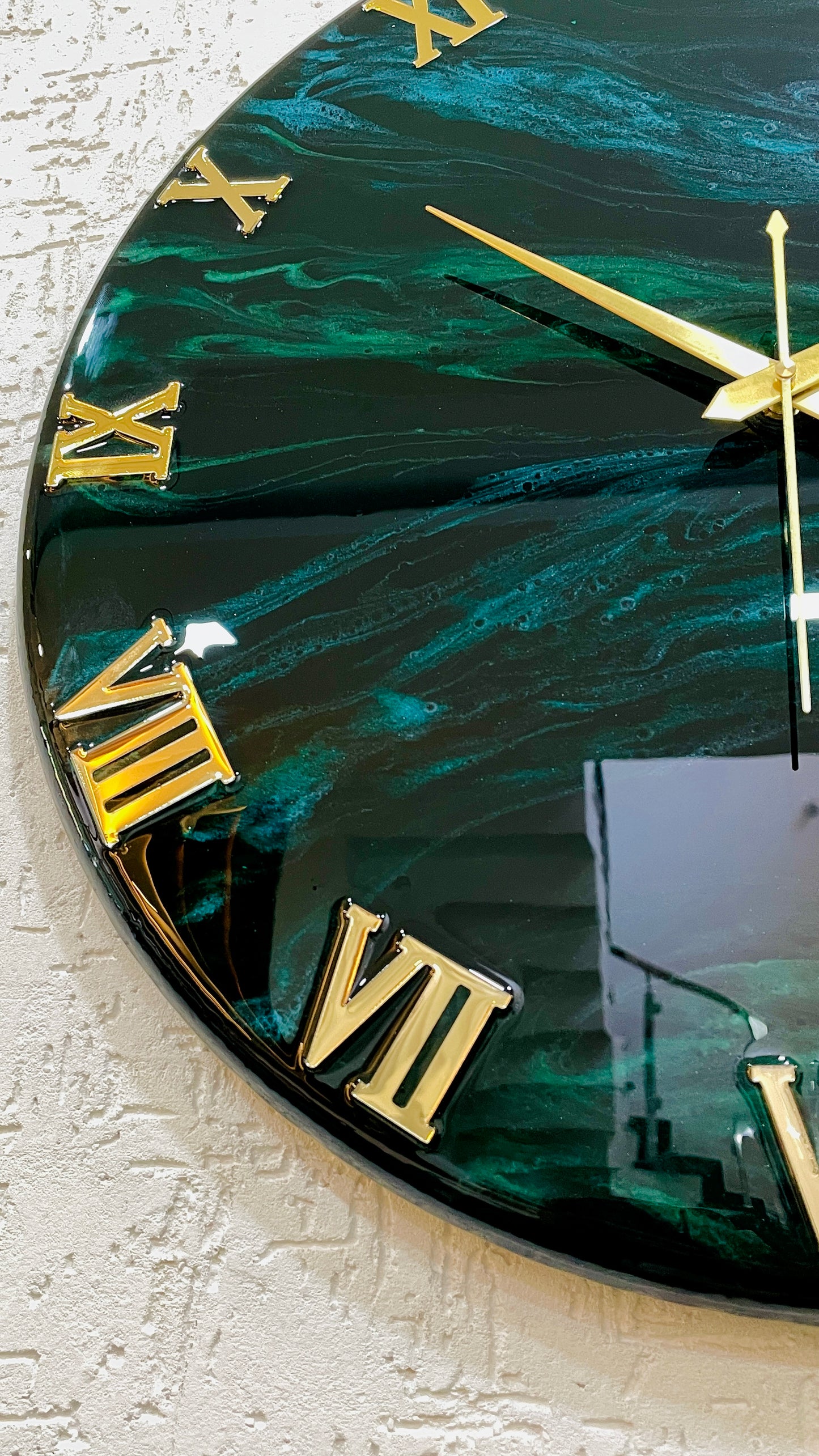 Lush Forest Medium Silent Clock 17.5 Inches