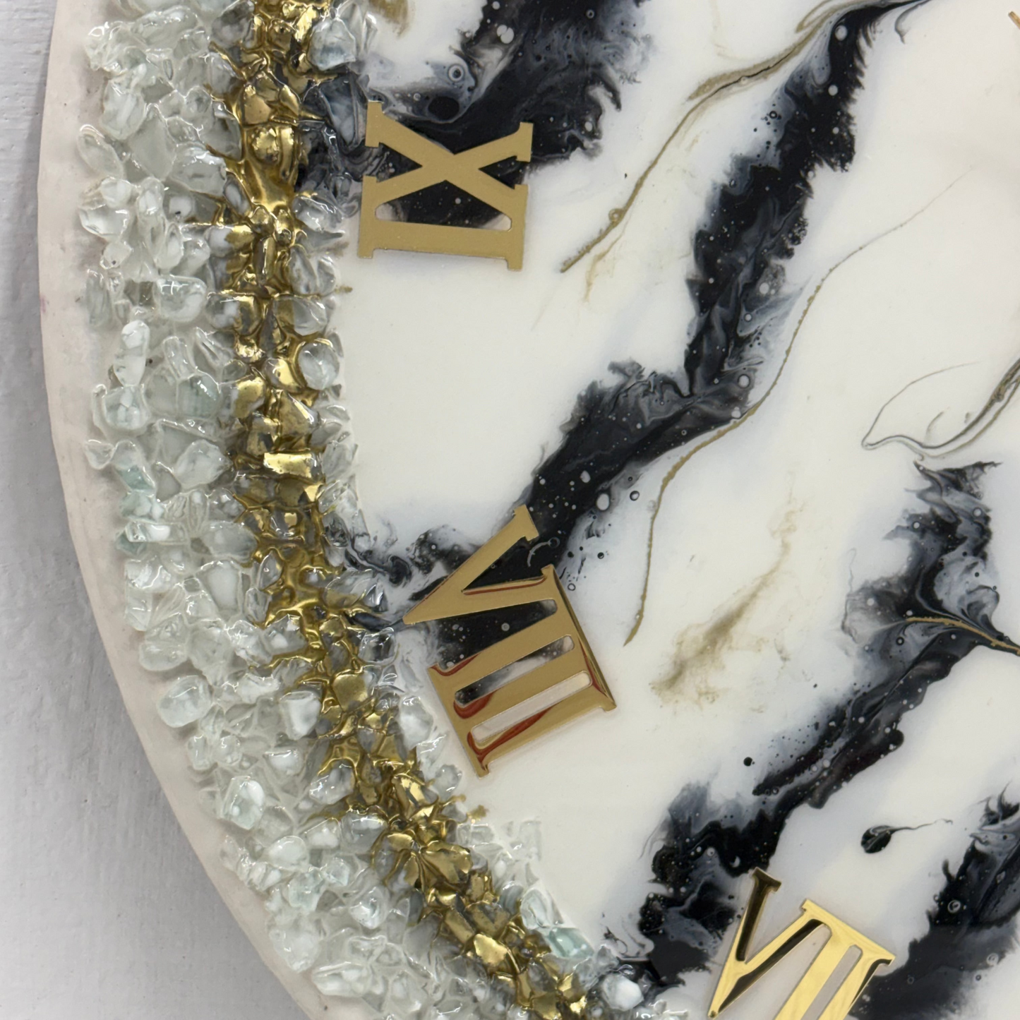 Onyx Crown Clock 17.5 inches