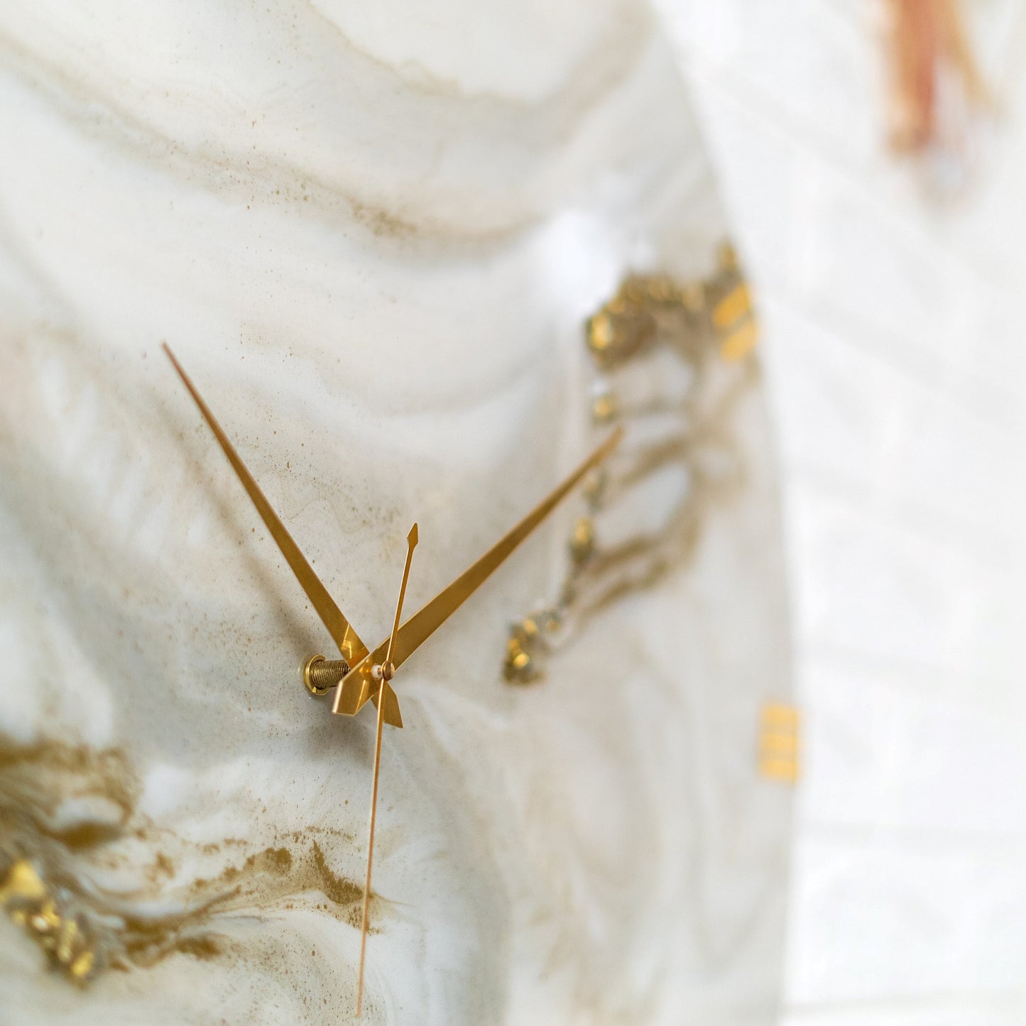 Creamy Desert Silent Resin Wall Clock