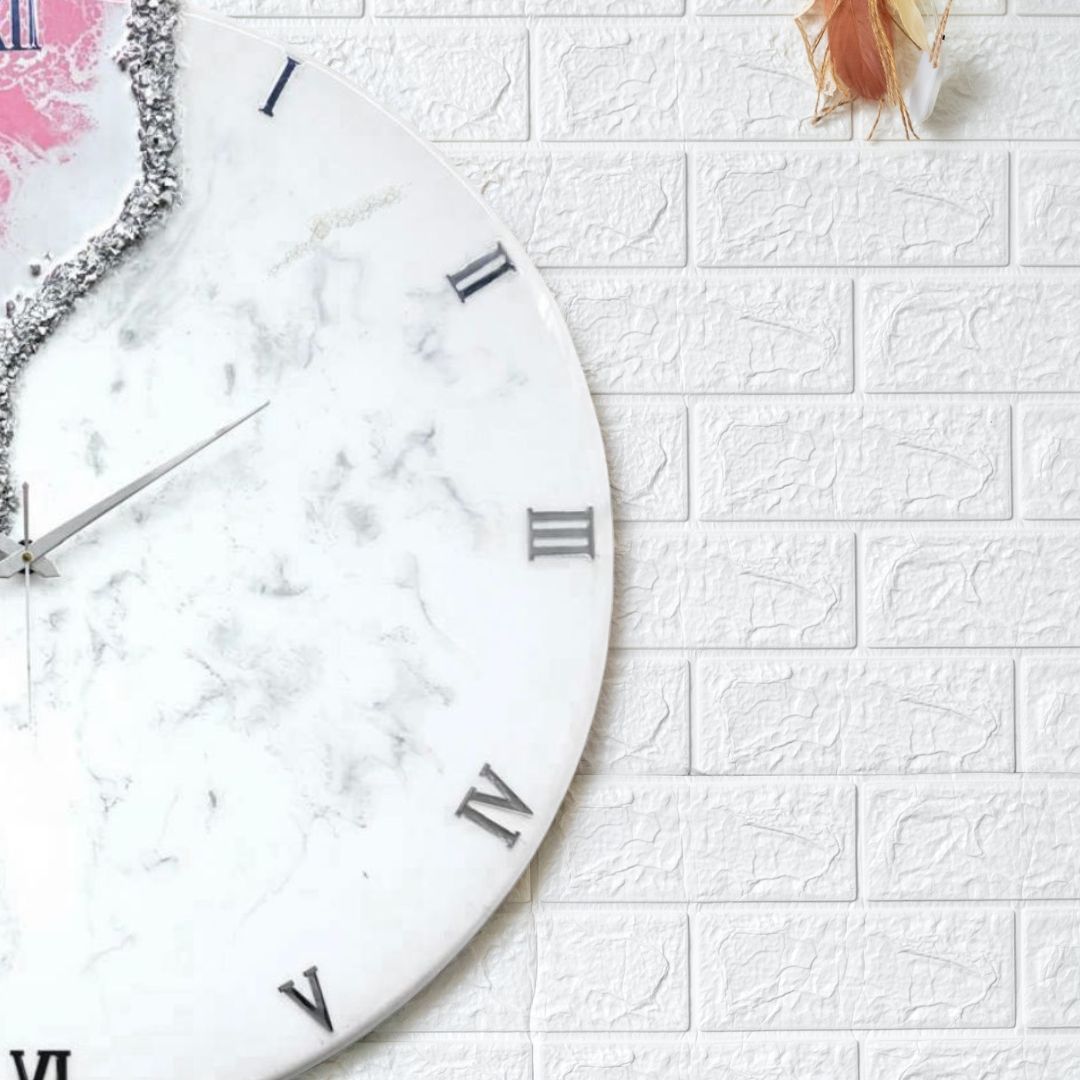 Silver Stream Silent Clock