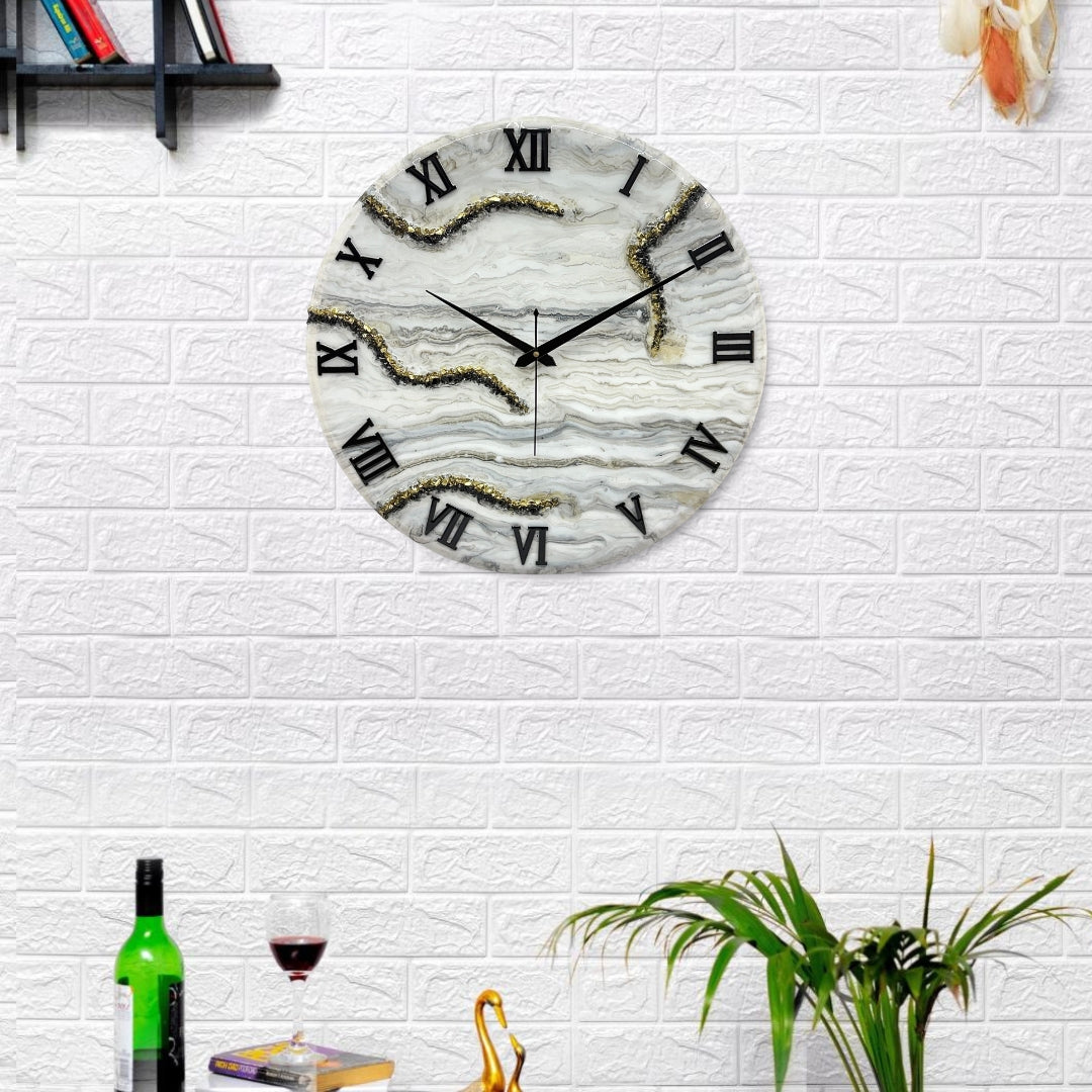 Black & White Desert Medium Size Silent Clock 17.5 Inches.