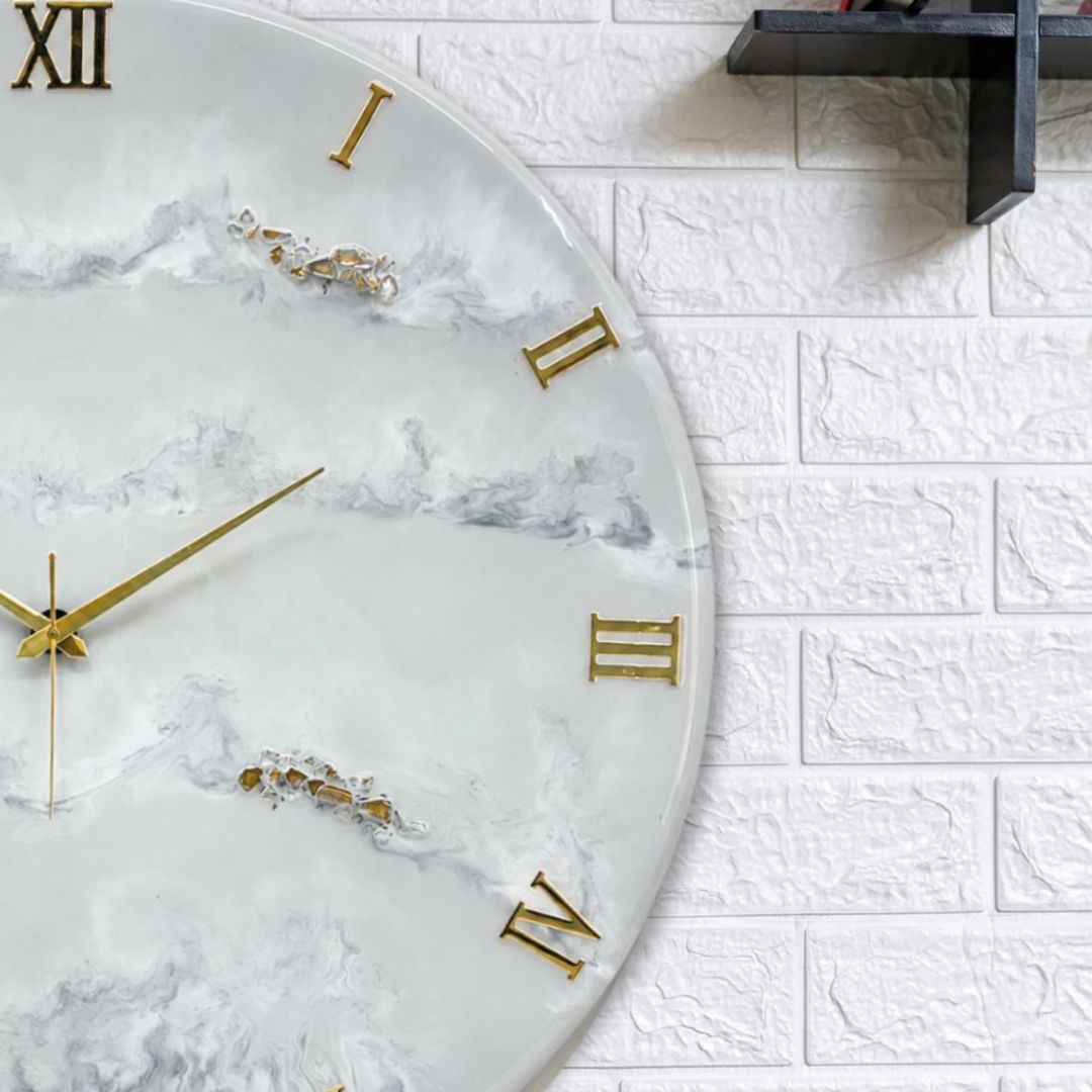 Cloud Veil Clock