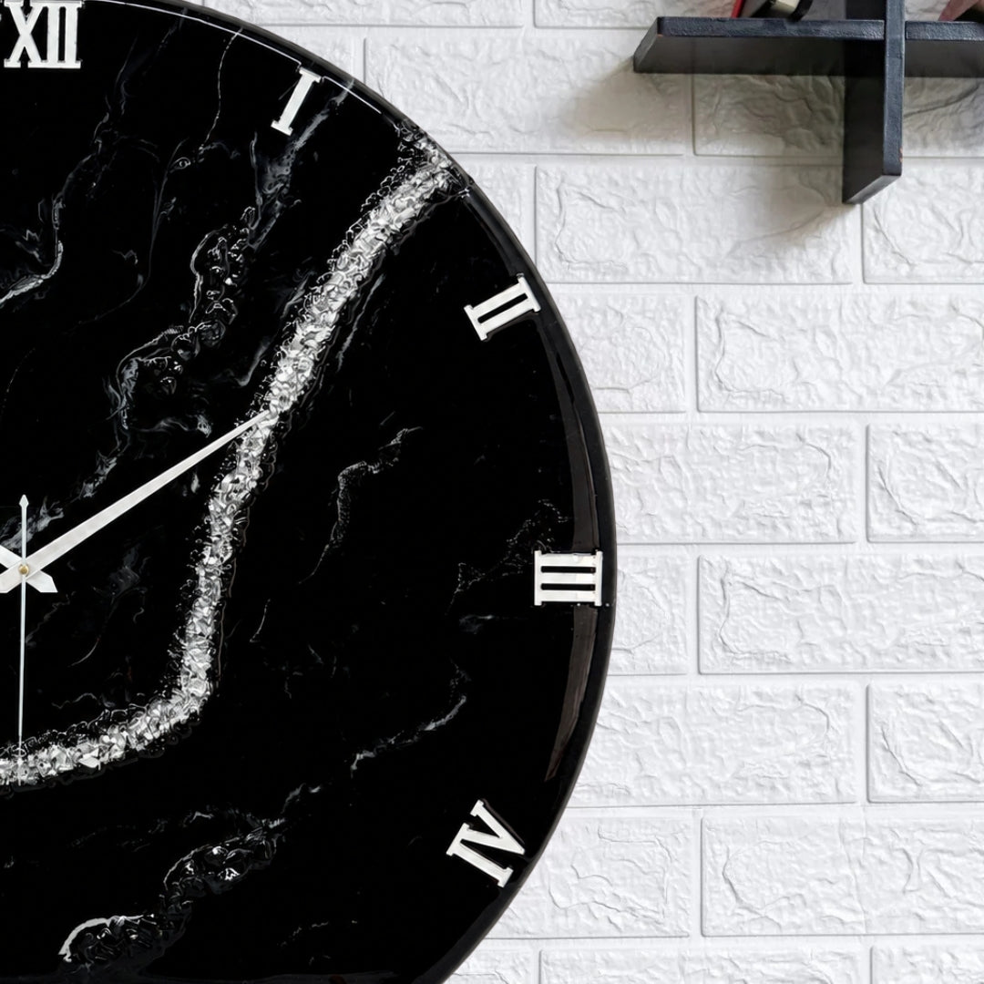 Black Current Clock 17.5 inches