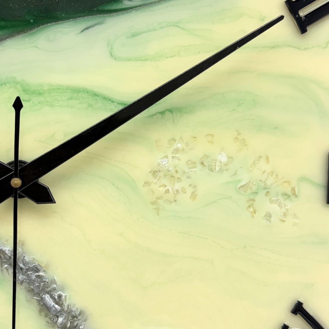 Ivy silent clock 17.5 inches (CS)