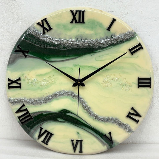 Ivy silent clock 17.5 inches (CS)