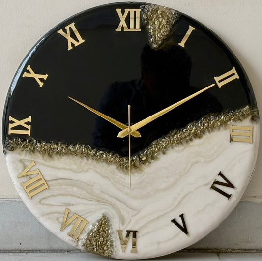 Black Peak Silent Clock 17.5 inches (CS)