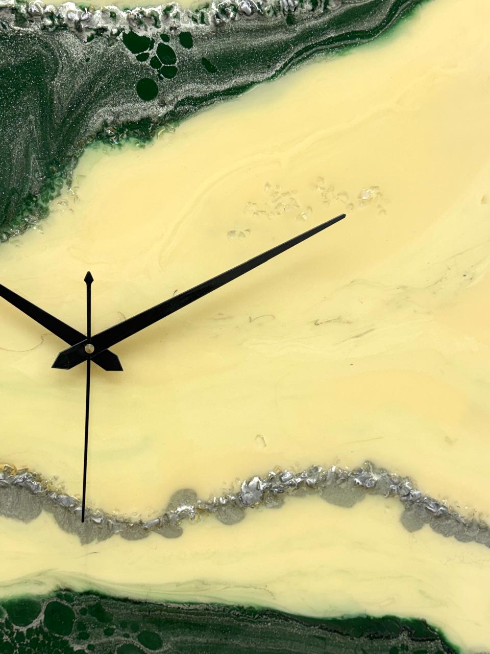IVY 27 Inches Clock (CS)