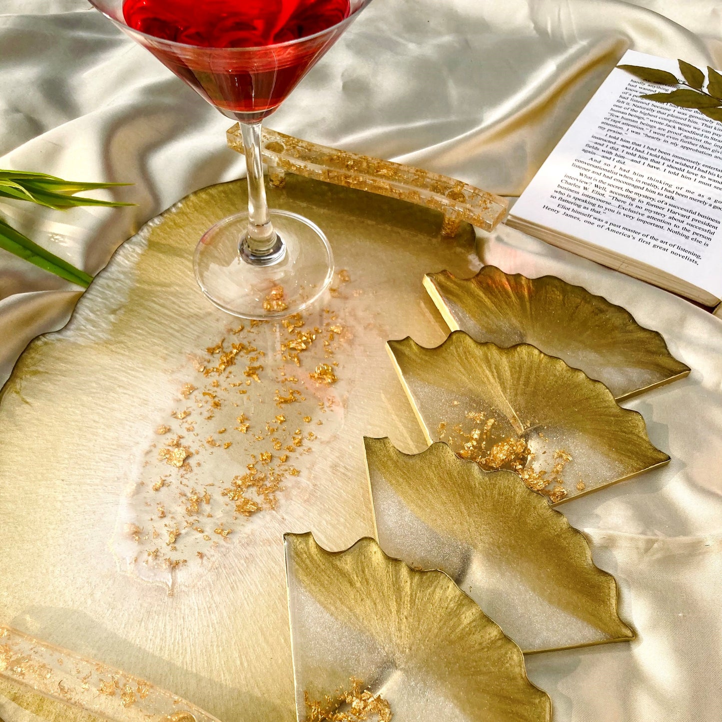 Collision - Kohinoor gold & Silver Handmade Tray With Six Coasters