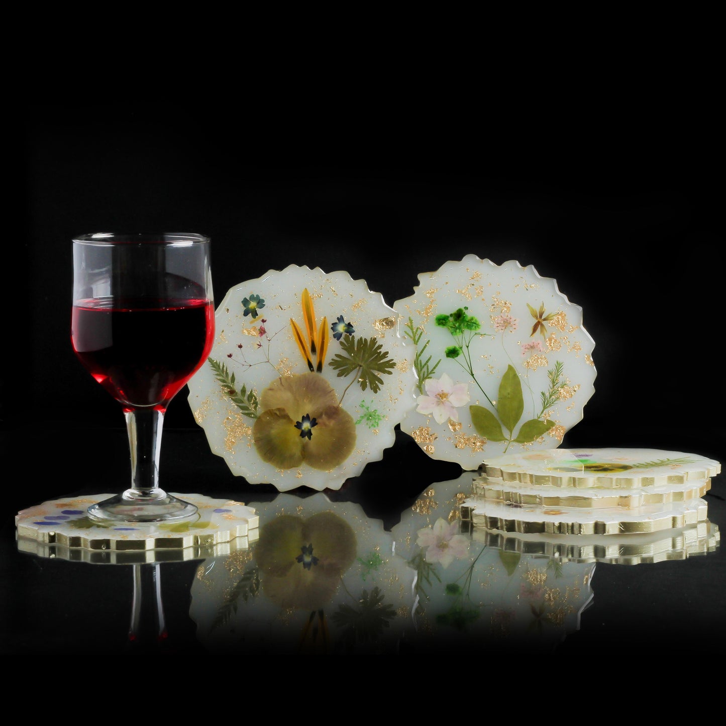 The Garden - Real Flowers Handmade Tray Set With 6 Coasters (White)