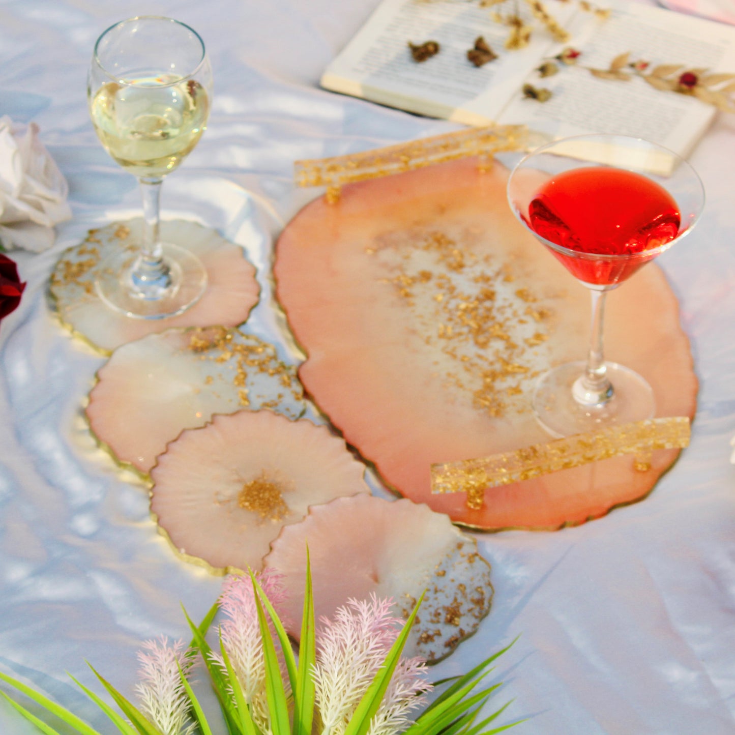 Peach Pearl & white Handmade Tray With Six Round Coasters