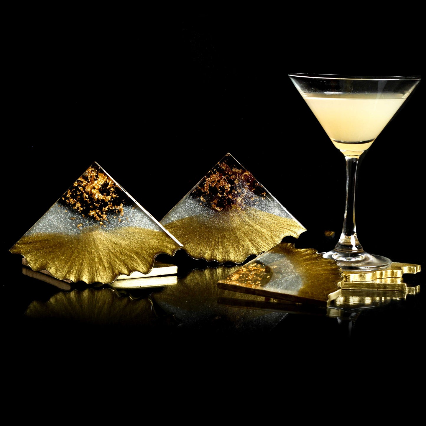 Collision - Kohinoor gold & Silver Handmade Tray With Six Coasters