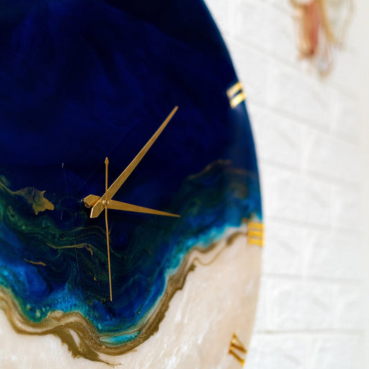 Ticking Thunder Clock Regular Size 17.5 Inches (Royal Blue)